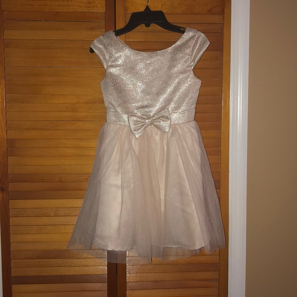 Girls golden party dress Size 8